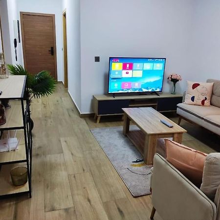 Superbe Appartement Avec Parking Gratuit Et Garde Dakar Luaran gambar