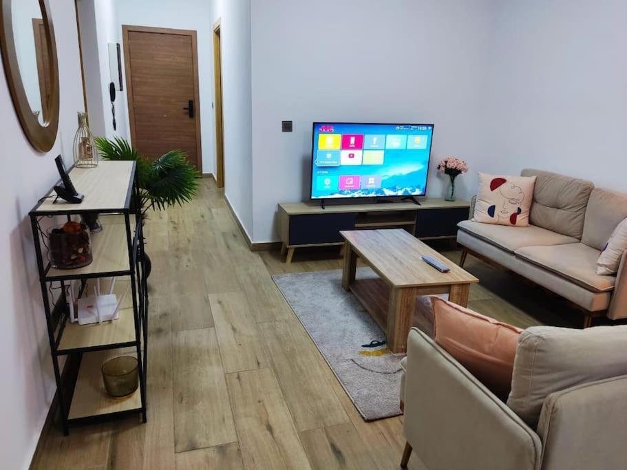 Superbe Appartement Avec Parking Gratuit Et Garde Dakar Luaran gambar