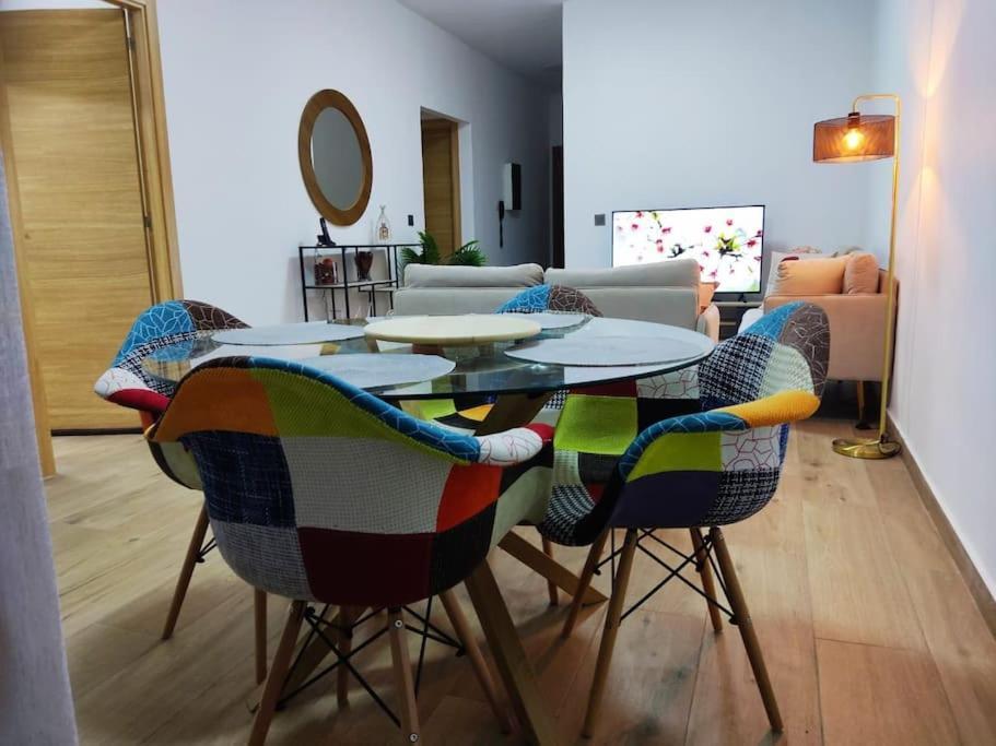Superbe Appartement Avec Parking Gratuit Et Garde Dakar Luaran gambar