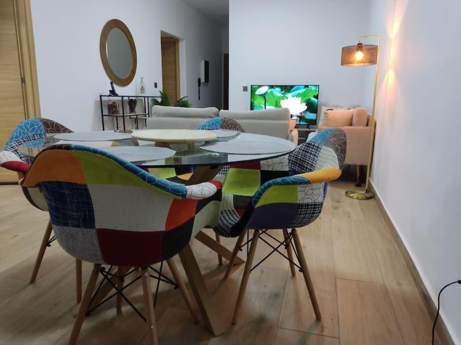 Superbe Appartement Avec Parking Gratuit Et Garde Dakar Luaran gambar